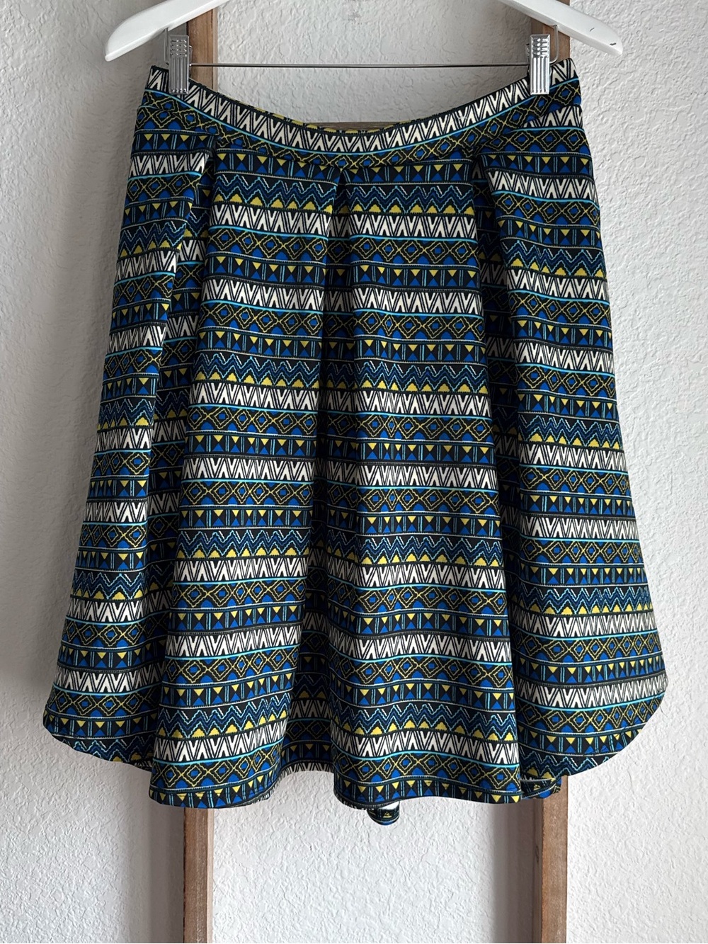 LuLaRoe Azure Aztec Print Midi Skirt sz: Large NWOT
